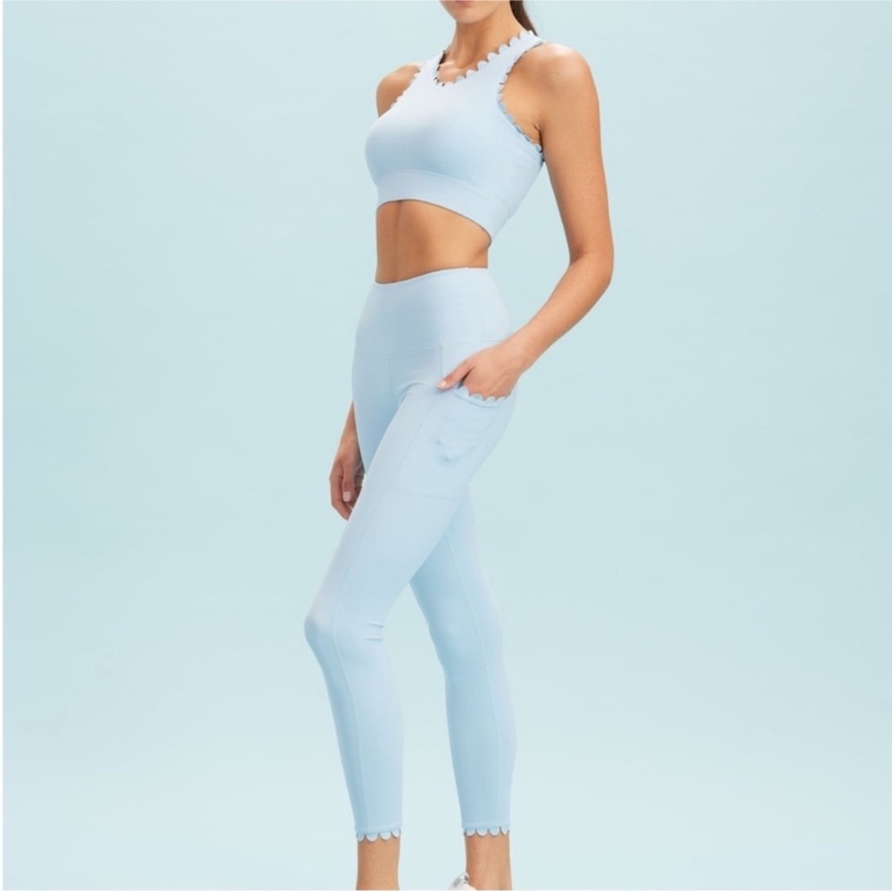 Renwick Scallop Leggings Light Blue Women’s Bottoms Large - Picture 2 of 7